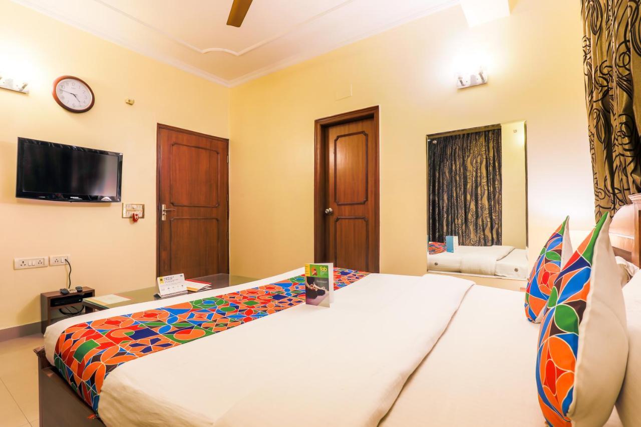 Fabhotel Kashish Residency Sector 26 Нойда Экстерьер фото